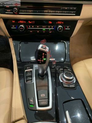Xe BMW 5 Series 520i 2016