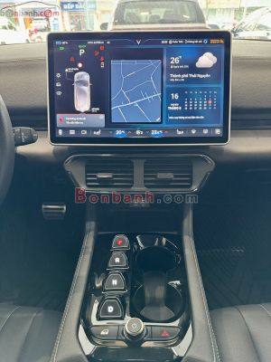 Xe VinFast VF8 Eco 2023