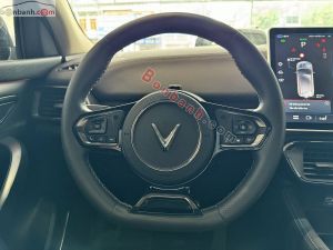 Xe VinFast VF8 Eco 2023