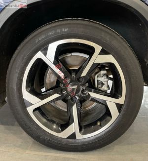 Xe VinFast Lux SA 2.0 Plus 2.0 AT 2020