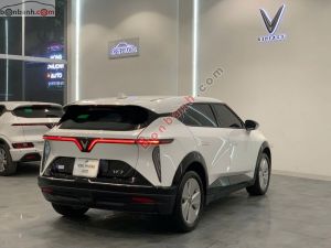 Xe VinFast VF7 Eco 2025