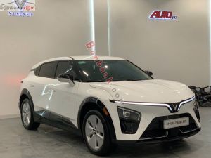 Xe VinFast VF7 Eco 2025