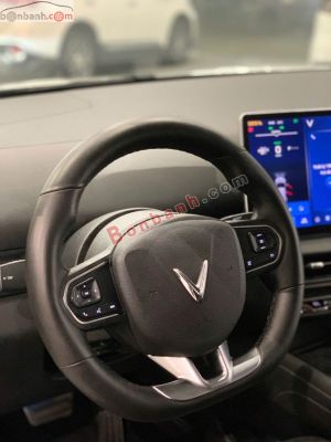 Xe VinFast VF7 Eco 2025