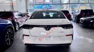 Xe VinFast Lux A 2.0 Base 2.0 AT 2020