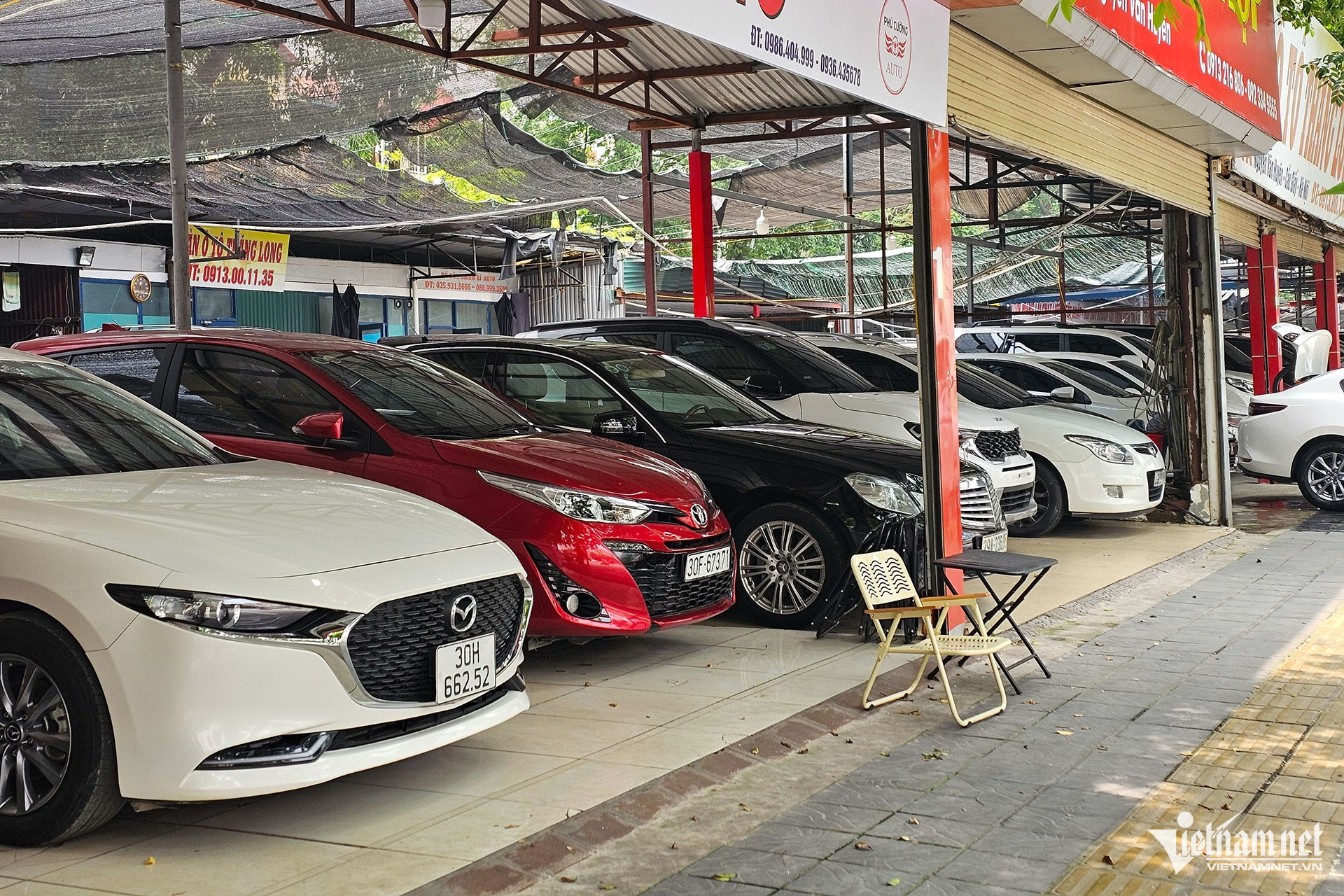Thị trường xe cũ 'chạm đáy': không dám mua, bán không đành